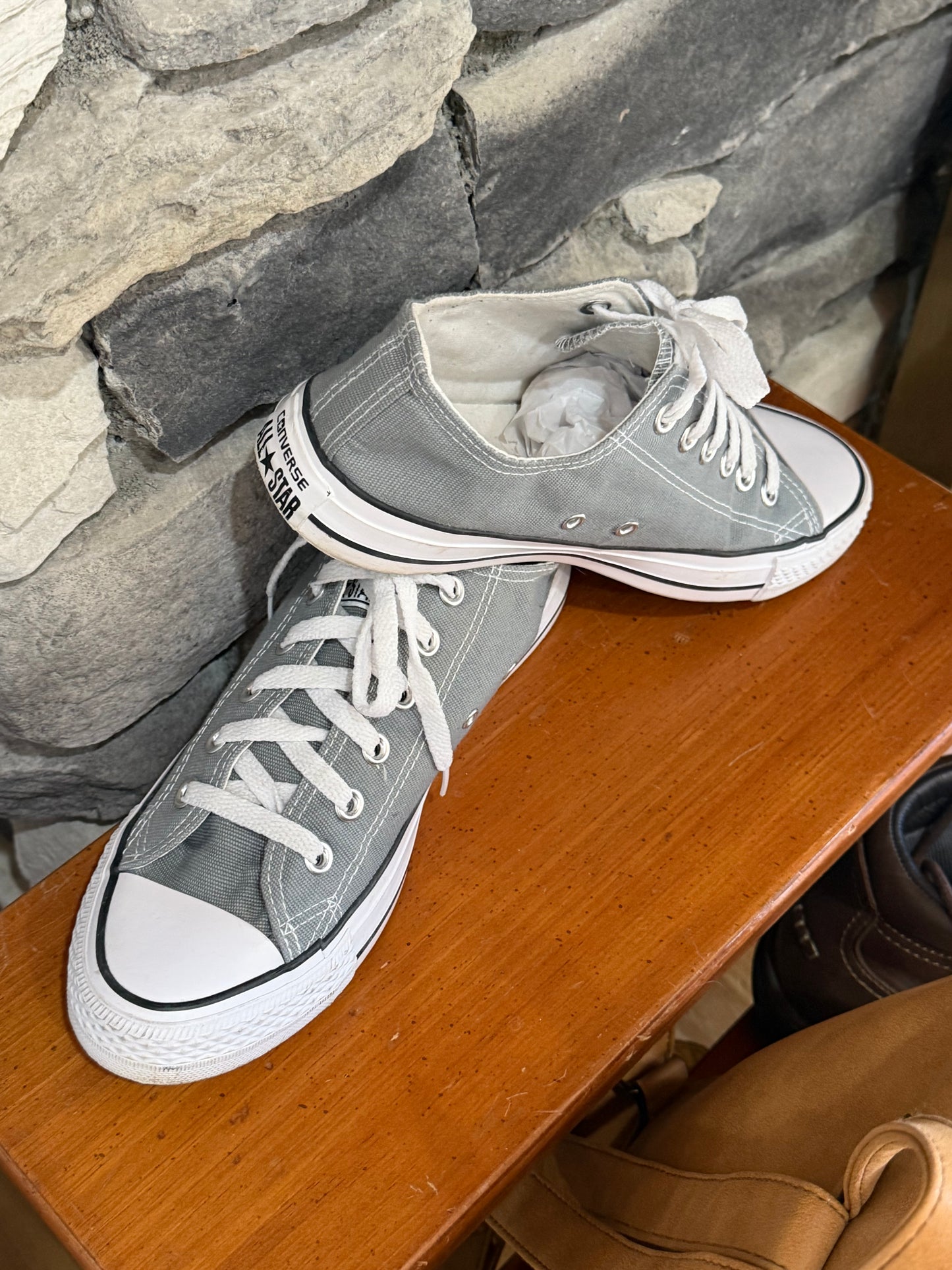 Preowned Converse Size 9