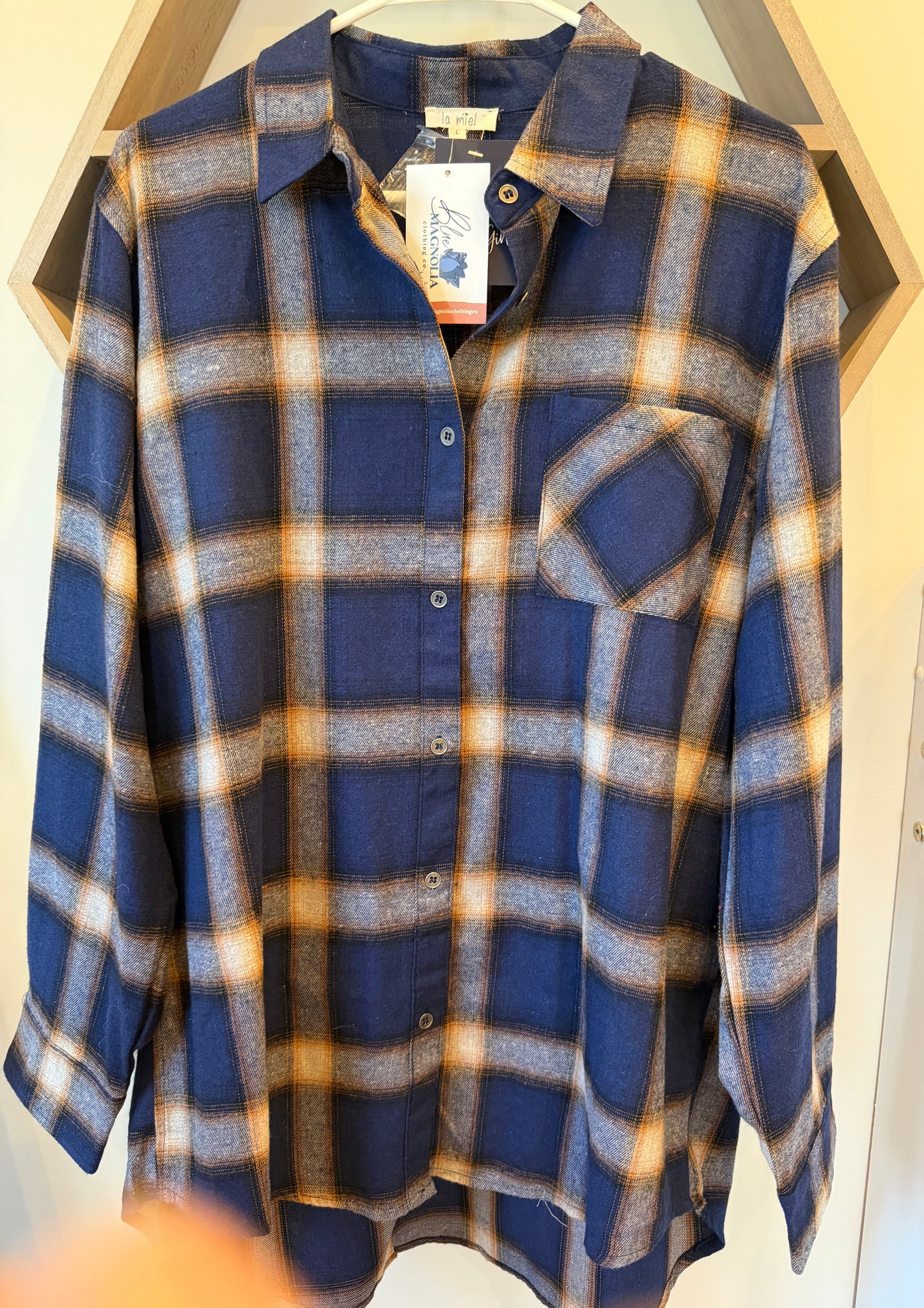 New Boutique plaid Top size Large