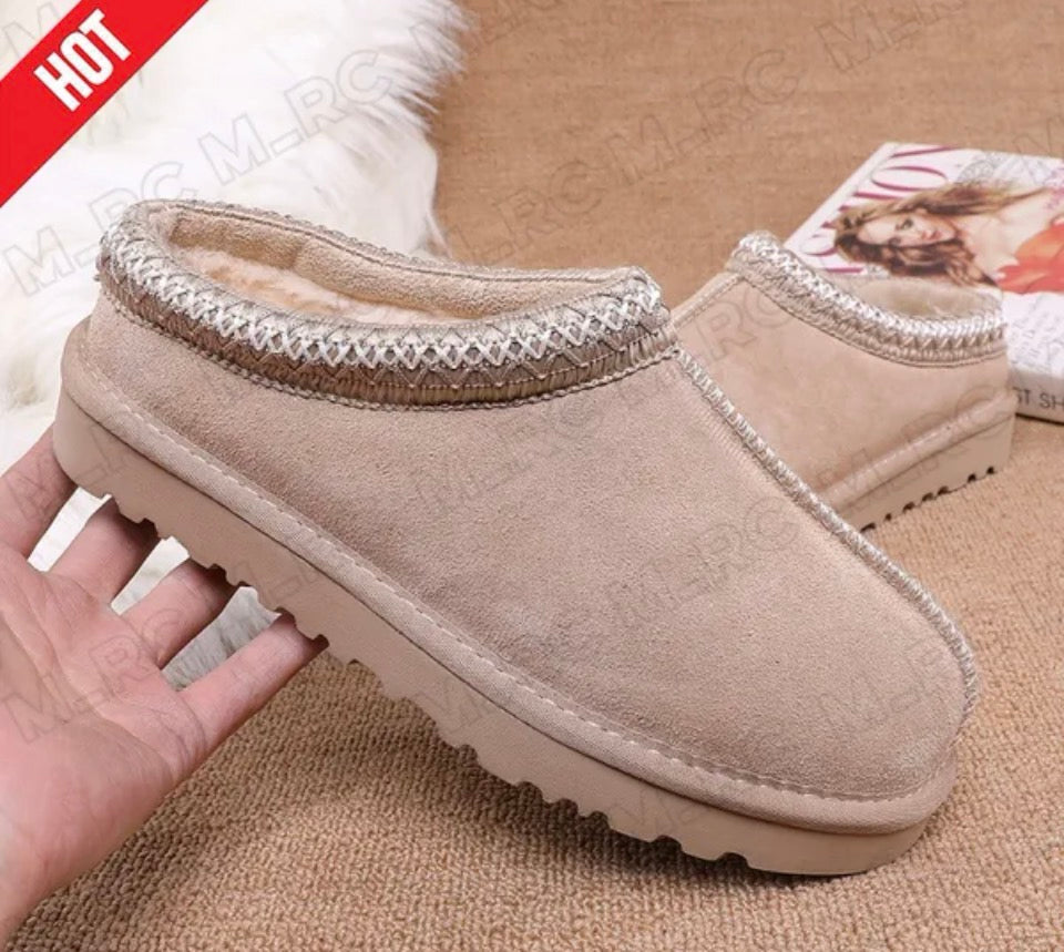 UGG TAZ