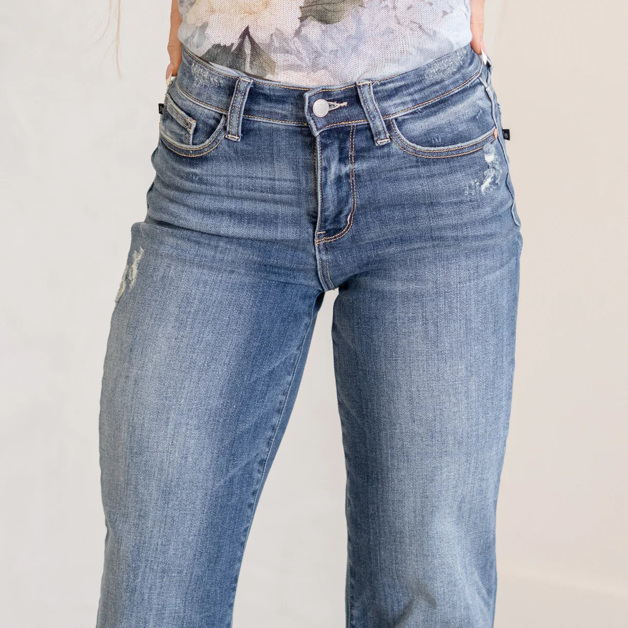 JENNY HIGH RISE 90'S STRAIGHT LEG REGULAR Size 24