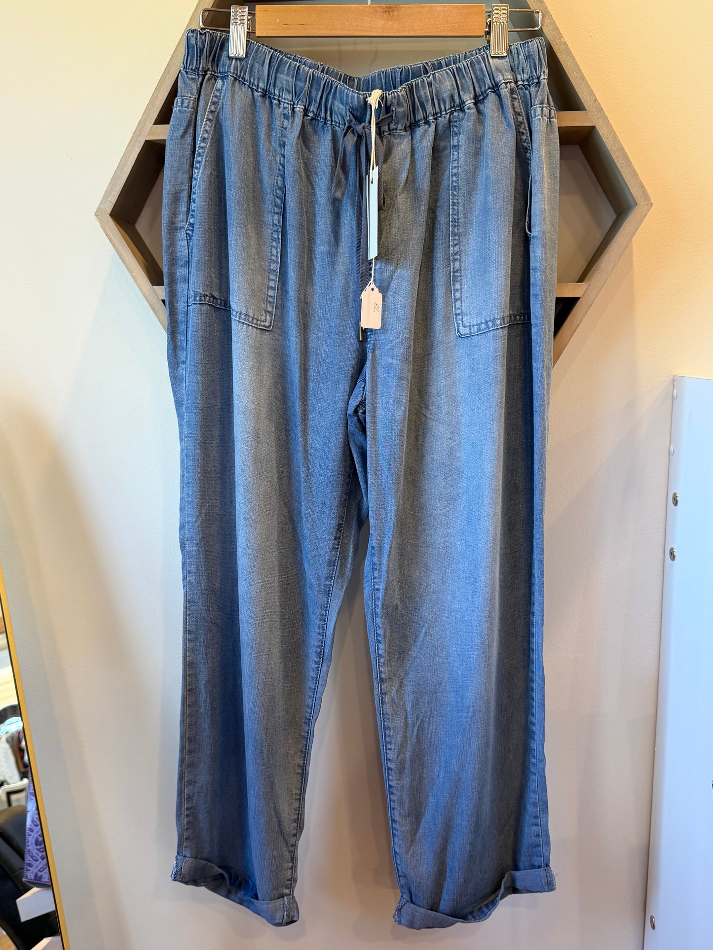 New Boutique pants size Medium