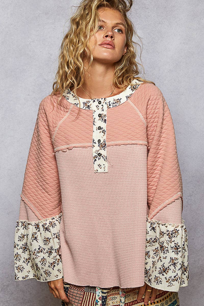 Round neck quilting patch print gauze ruffle solid knit top: NAVY/NATURAL / M