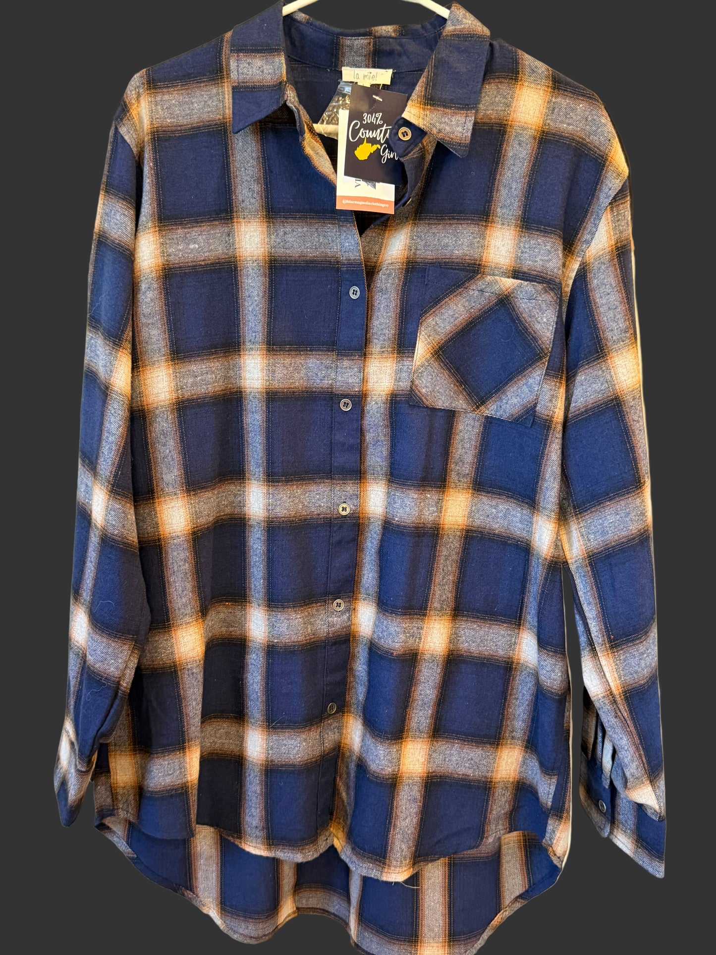 New Boutique plaid Top size Large