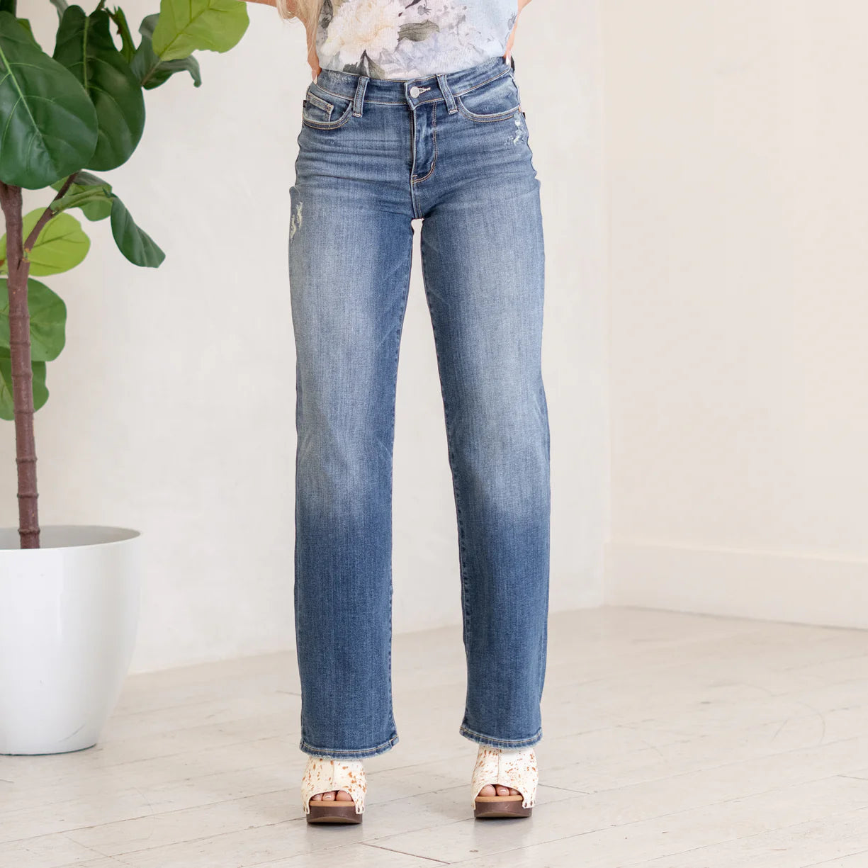 JENNY HIGH RISE 90'S STRAIGHT LEG REGULAR Size 24