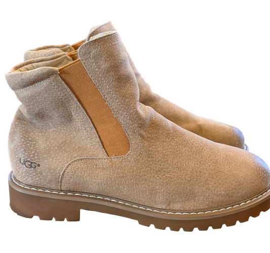 UGGs size 7