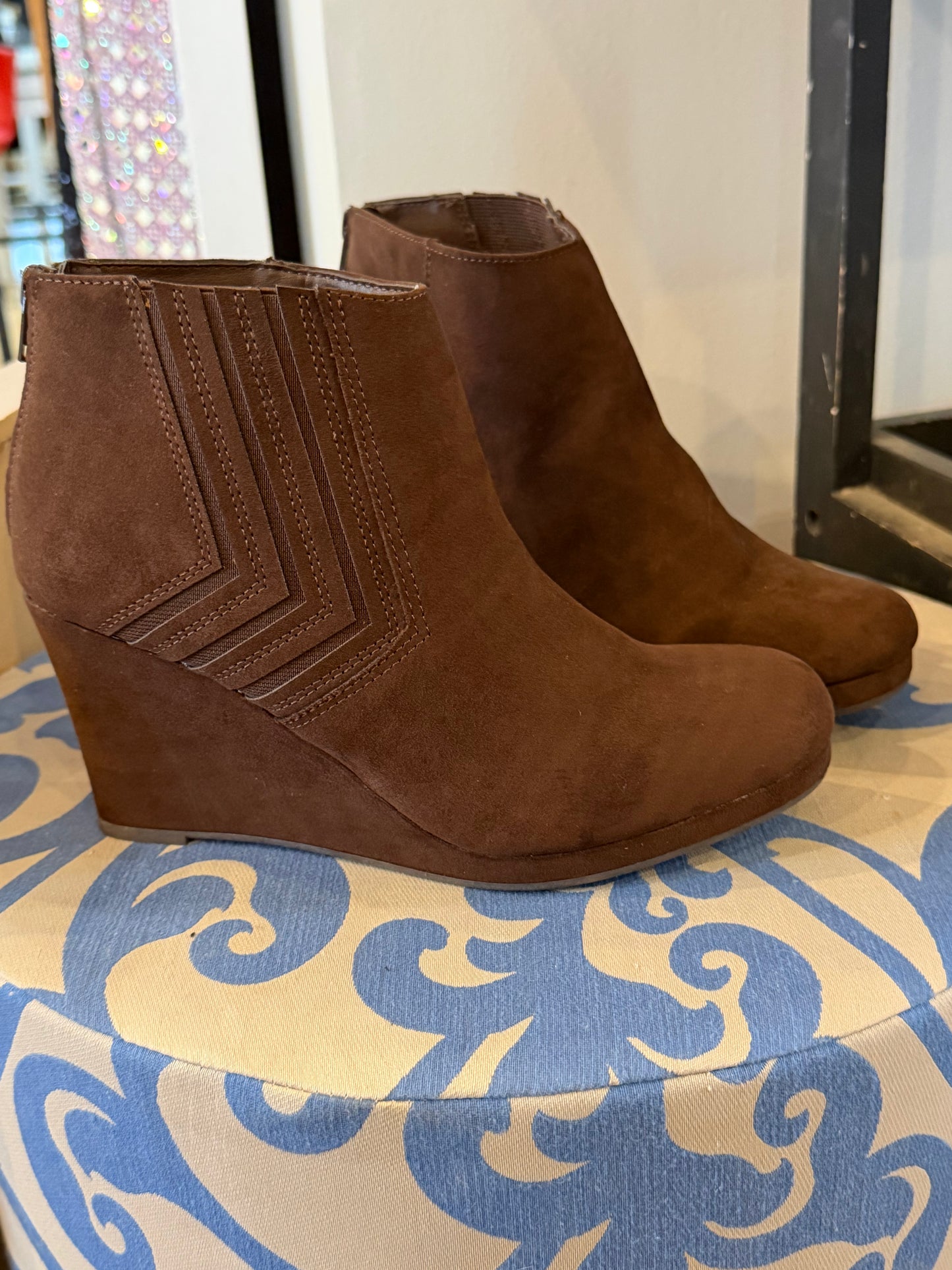 New gorgeous booties 7.5