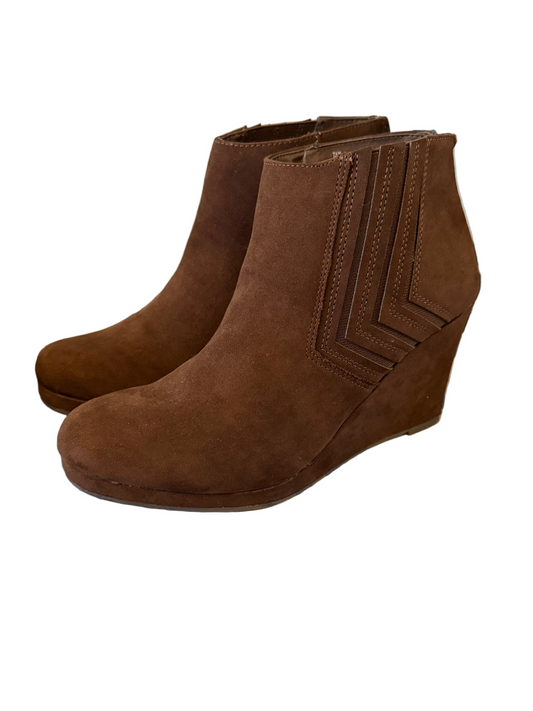 New gorgeous booties 7.5