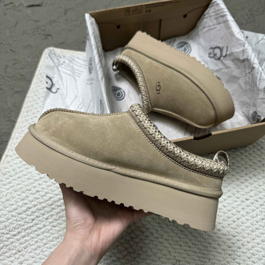 UGG Platforms NO BOX