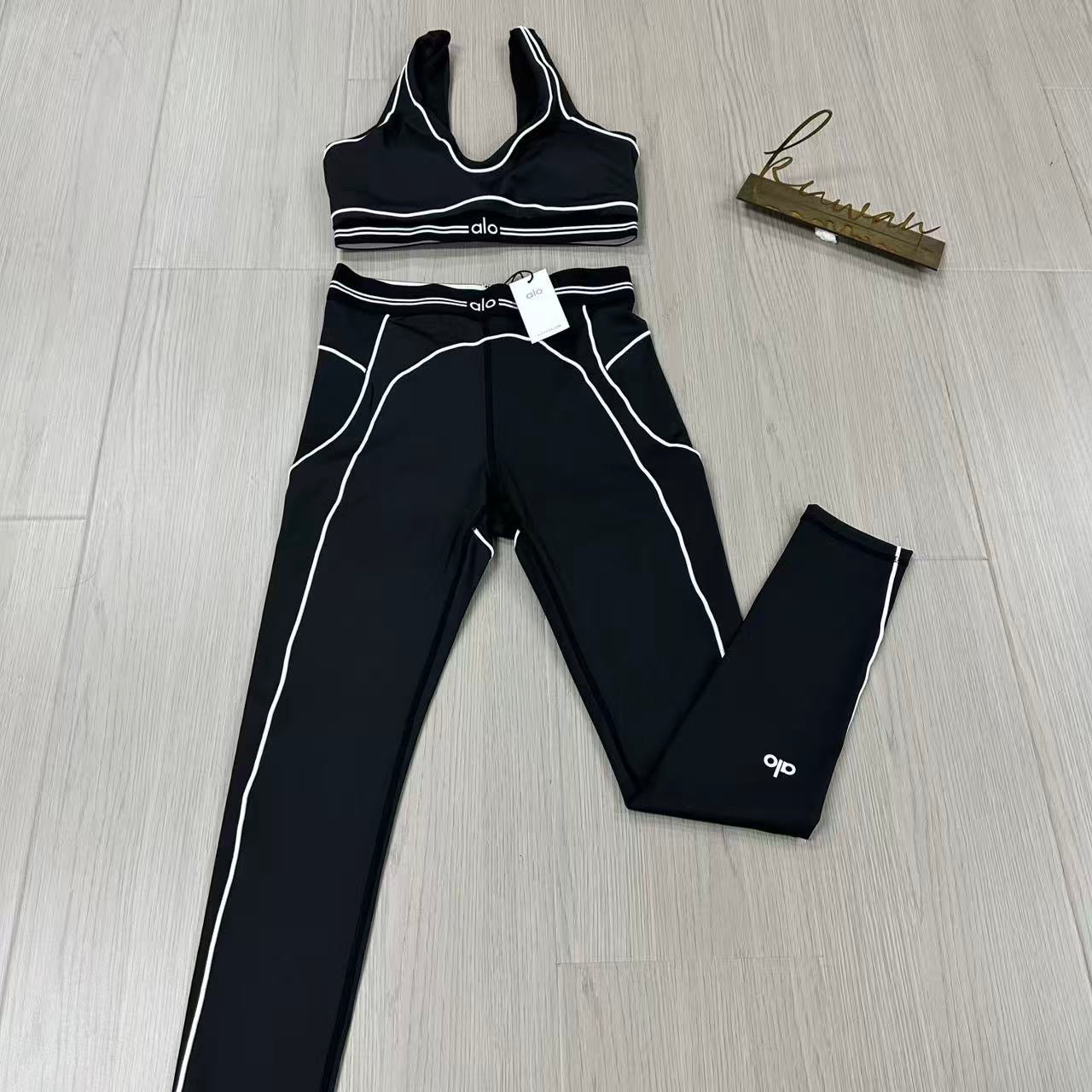 Alo 2 piece black sets